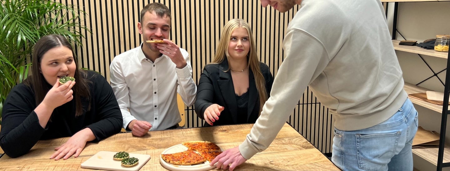 AUSBILDUNG ZUM INDUSTRIEKAUFMANN