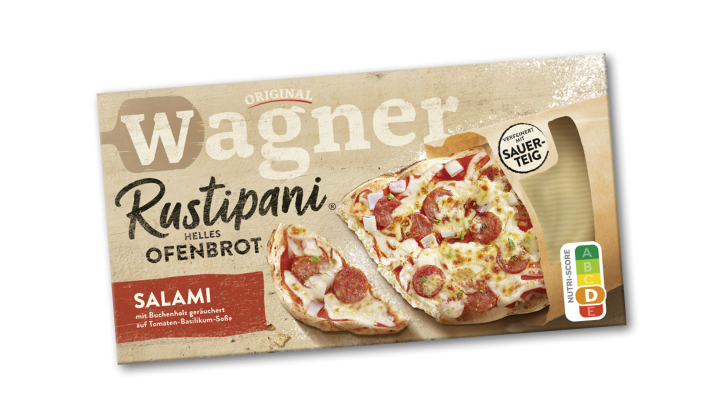 Rustipani Ofenbrot Salami auf Tomaten-Basilikum-Soße