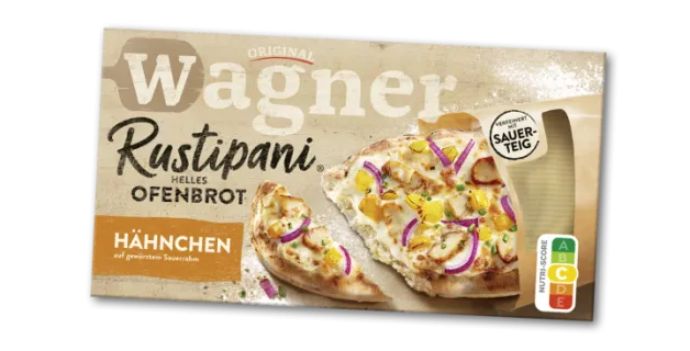 Rustipani Ofenbrot Haehnchen auf gewuerztem Sauerrahm